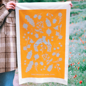 
            
                Load image into Gallery viewer, Summer Forager Tea Towel
            
        